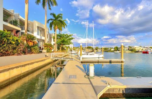 Cullen Bay Apartment | Cullen Bay Perfection