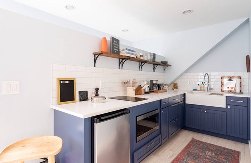 Town of Marbletown Apartment | Cultivate Quietude: Beautiful views, Modern design