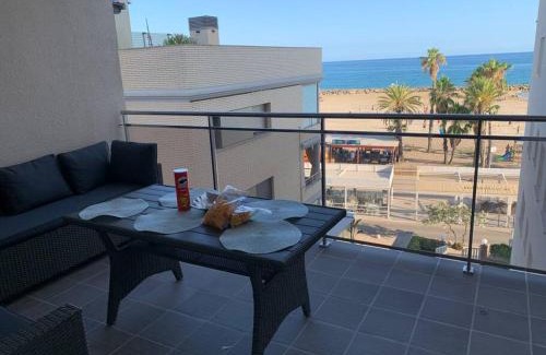 Cunit Apartment | Cunit, front line with sea view