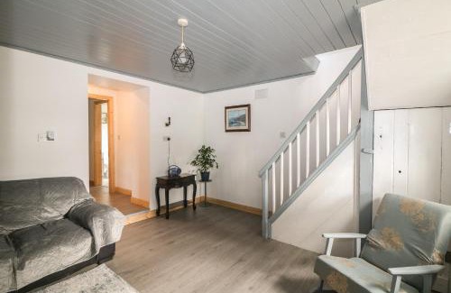 Gusserane House | Curragh Cottage