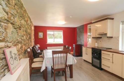 Gusserane House | Curragh Cottage