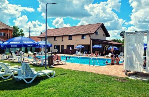 Topolovatu Mare House | Cusali Pensiune
