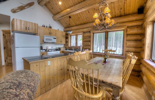 Timber Trail House | Custom Log Home - True Ski-in/Ski-Out - Secluded & Beautiful!