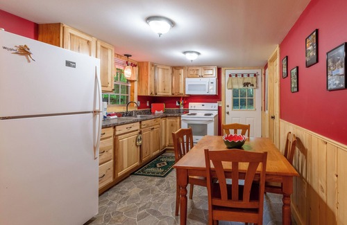 Whittier Cabin | Customer Appreciation Year! Get a free night!