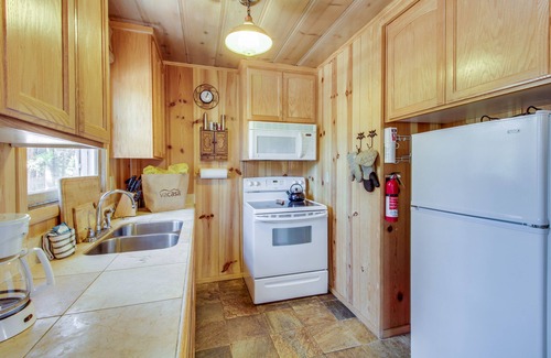South Lake Tahoe Cabin | Cute cabin w/private hot tub, less than a mile from Lake Tahoe!