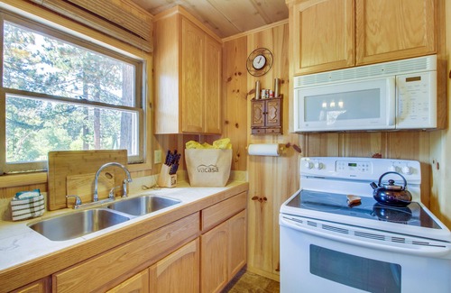 South Lake Tahoe Cabin | Cute cabin w/private hot tub, less than a mile from Lake Tahoe!