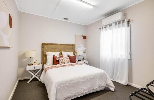 East Toowoomba House | Cute & Cheerful! Close to CBD & Gorgeous Parkland!