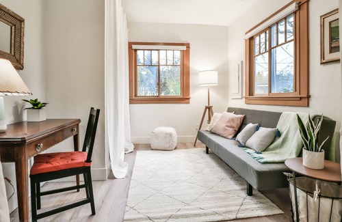 College Hill House | Cute House, Close to All Things & Pet Friendly