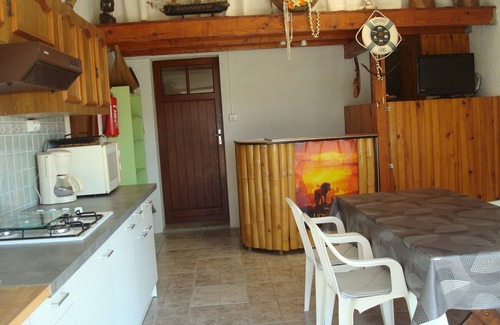 Cuxac-dʼAude Apartment | Cuxac D Aude: Apartment in house with private garden