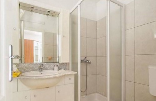 Bol Apartment | Cvita - 150 m From Pebble Beach - SA1