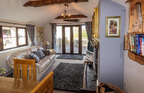 Builth Wells House | Cwm Derw Cottage