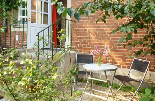 Buch Apartment | Cy Twombly -. Villa-Hufeland in Berlin, quiet, 25 minutes by S-Bahn to the center