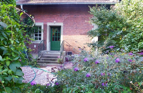 Buch Apartment | Cy Twombly -. Villa-Hufeland in Berlin, quiet, 25 minutes by S-Bahn to the center