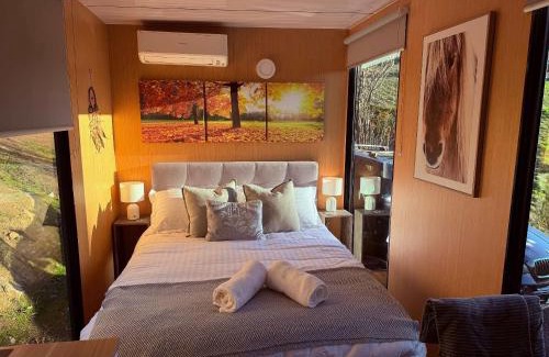 Cygnet House | Cygnet Valley Hideaway by Tiny Away