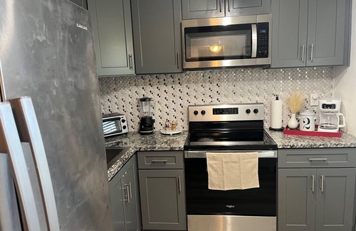 Lauderdale Lakes Apartment | Cypress Condo Updated 1/1.5 apartment - Park and Sunset views-Safe-Secure-