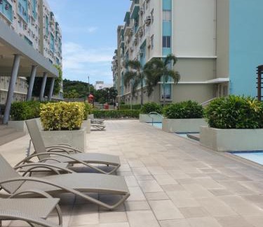 Dumaguete Apartment | CZ Cozy Studio Unit with Hi-speed WiFi Netflix