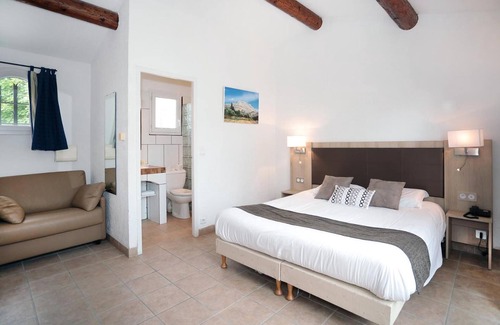 Rousset Hotel | Déjeunez Sous l'Arbre