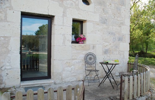 Puymirol Apartment | Dépendance D'un Château Médiéval du Xiième Siècle, Gite Indépendant