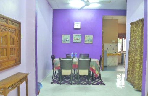 Kampung Sura House | D'elzarra Home