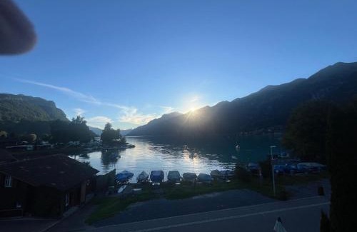 Brienz Apartment | Dachwohnung mit Balkon am Brienzersee, Brienz BE