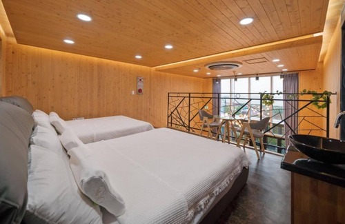 Suwon House | Daebudo W Eden Pension