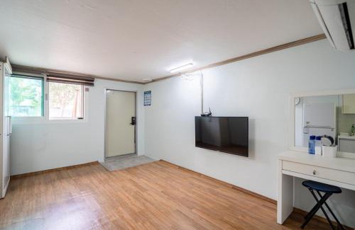 Kunip House | Daecheon Relax Pension