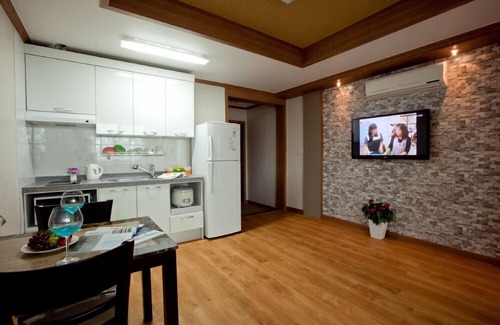 Yeongdeok House | Daeheungho Daege Pension