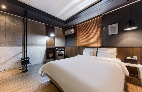 Bongmyeong-dong Hotel | Daejeon Yuseong Jawoori