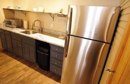 Grafton House | Dagget Hollow - Illinois Suite