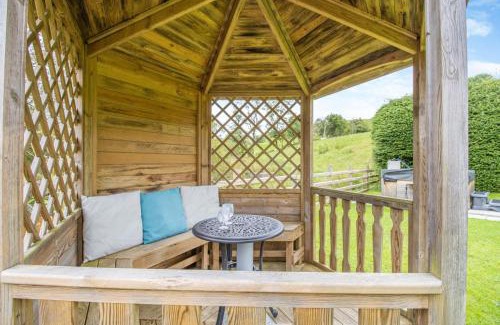 Devils Bridge House | Dan y Faen