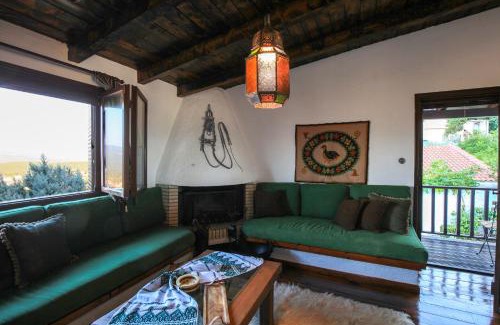 Amfikleia-Elateia House | Dandy Villas Amfiklia - Pasithea - Stunning View - Fireplace - Parking