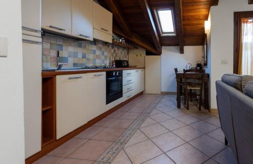 Novara Apartment | Dante's Skyview - Appartamento mansarda Novara STAZIONE