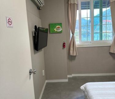 Danyang House | Danyang Rio 127 Guesthouse River View