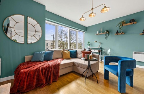Finsbury Park Apartment | Dapper Suite in bustling Holloway, Islington by Gold Stays
