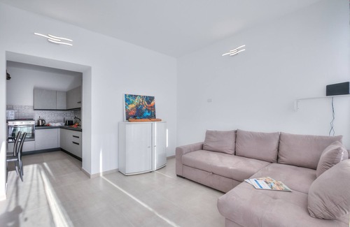 Cadrezzate Apartment | Darma's House 3 minutes from Monate lake, Cadrezzate con Osmate, Italy