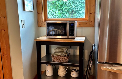 Seven Devils House | Darren's Place is a rustic secluded mountain home, with lots of space to roam.