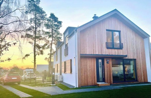 Pruchten House | DarssAhoi 1B Summary: