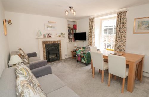Dittisham House | Dart Cottage