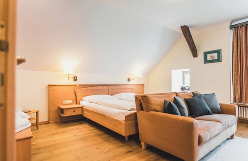 Sankt Salvator Hotel | Das Salvator - Iris Porsche Landhotel