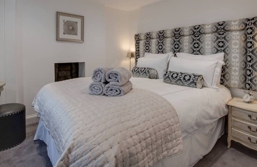 Deganwy House | Dau Ddeg Tri in the beautiful Conwy