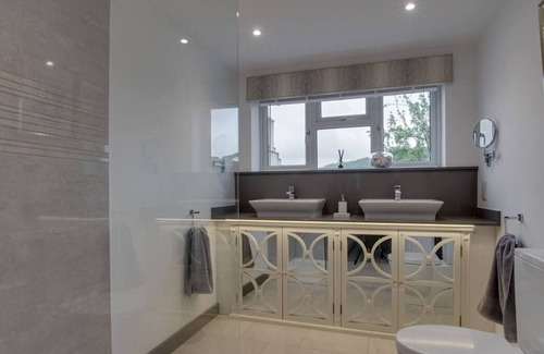 Deganwy House | Dau Ddeg Tri in the beautiful Conwy