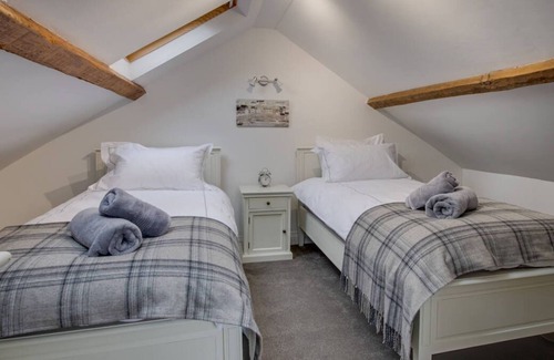 Deganwy House | Dau Ddeg Tri in the beautiful Conwy