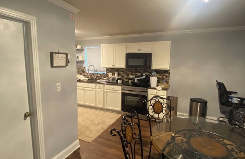 Monroe House | David's Place, Relaxing, calm 3 bedroom 2 full baths in a quiet neighborhood.