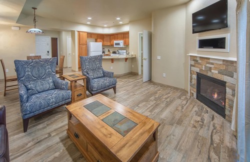 Genoa Condo | David Walley's Resort, 2br suite, Friday check-in