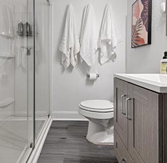 Central Arlington House | Daydream on Elm St - Dream City Retreats