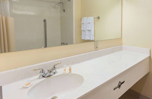 Danville Hotel | Days Hotel & Conference Center by Wyndham Danville