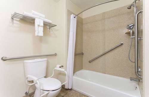 Beaver Hotel | Days Inn by Wyndham Beaver