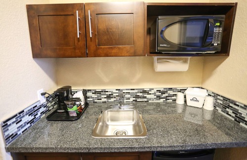 Calgary Hotel | Days Inn by Wyndham Calgary Airport