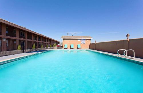 Chowchilla Hotel | Days Inn by Wyndham Chowchilla Gateway to Yosemite