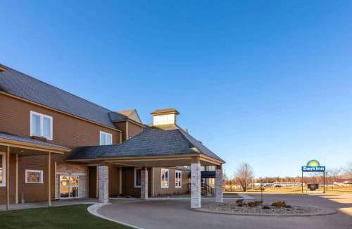 Hutchinson Hotel | Days Inn by Wyndham Hutchinson